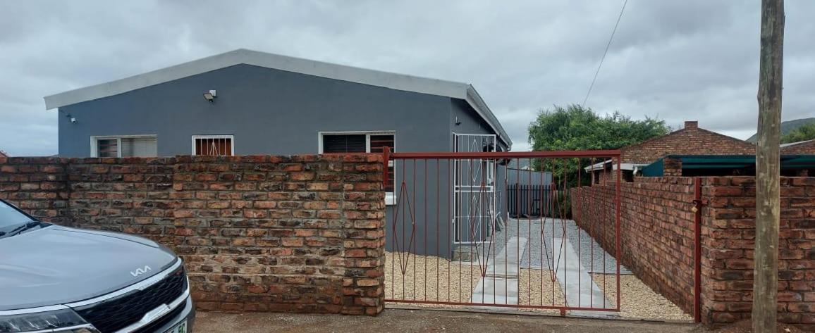 Tj Self-Catering Graaff Reinet Exterior photo